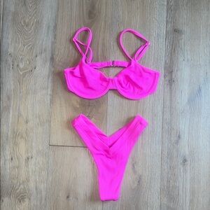 NWOT Oneone Vibrant Pink Bikini Set size medium and small